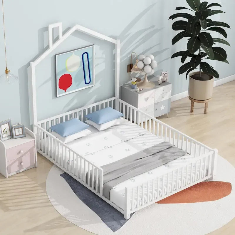 Letto a piattaforma matrimoniale in metallo con sponde di sicurezza e design a camino
