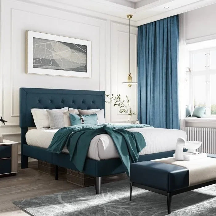 Letto a piattaforma regolabile in altezza con rivestimento in lino e testiera capitonné