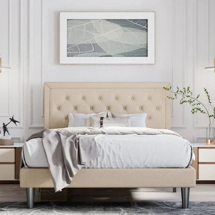 Letto a piattaforma regolabile in altezza con rivestimento in lino e testiera capitonné