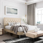 Letto a piattaforma regolabile in altezza con rivestimento in lino e testiera capitonné