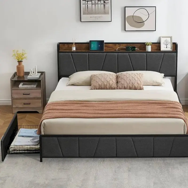 Struttura letto a piattaforma imbottita in lino con cassetti e testiera portaoggetti
