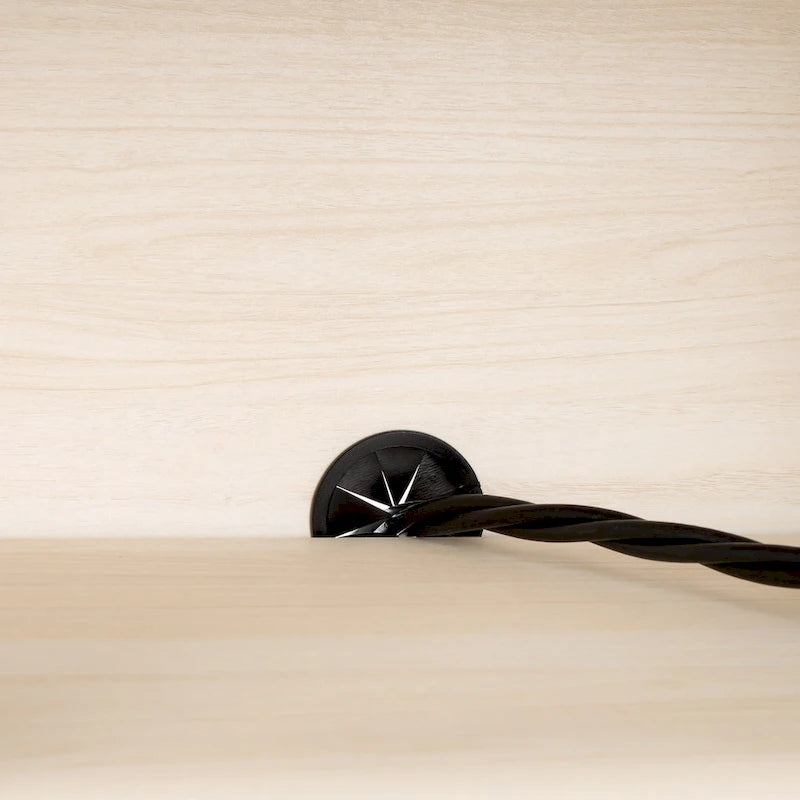 Madia TV 3 ante con inserto in rattan e finitura legno